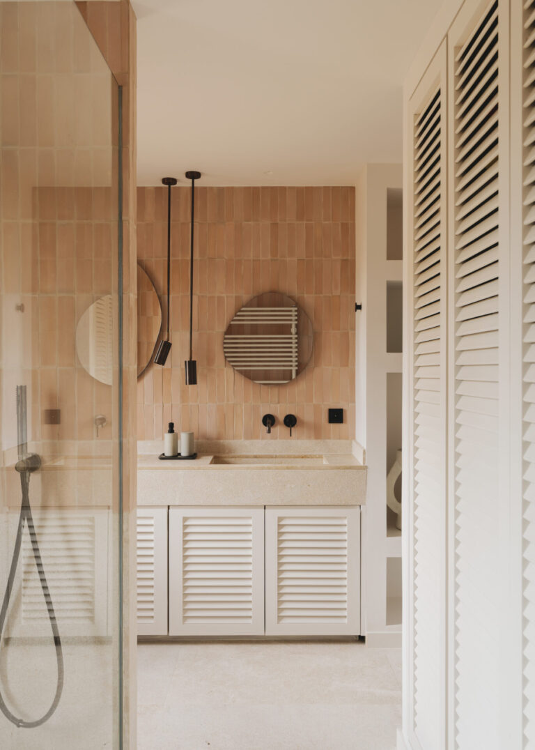 Bloomint_CalaSantanyi_1-1371x1920