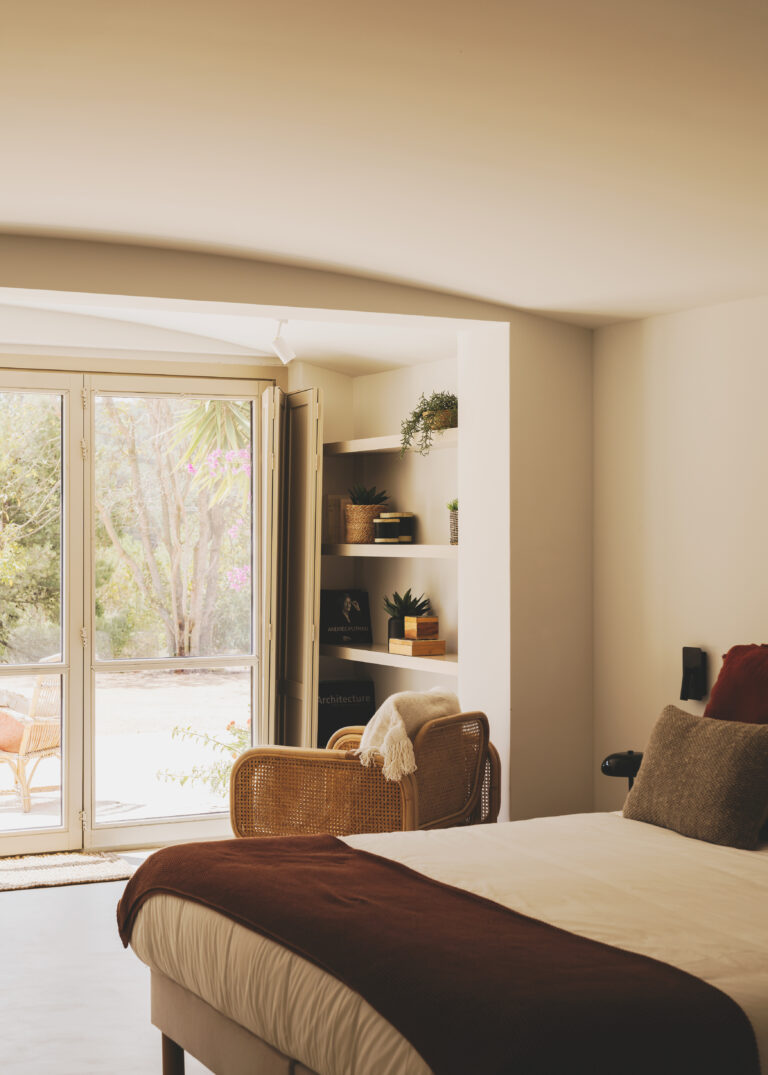 VillaCapRoig_07-768x1075 (1)